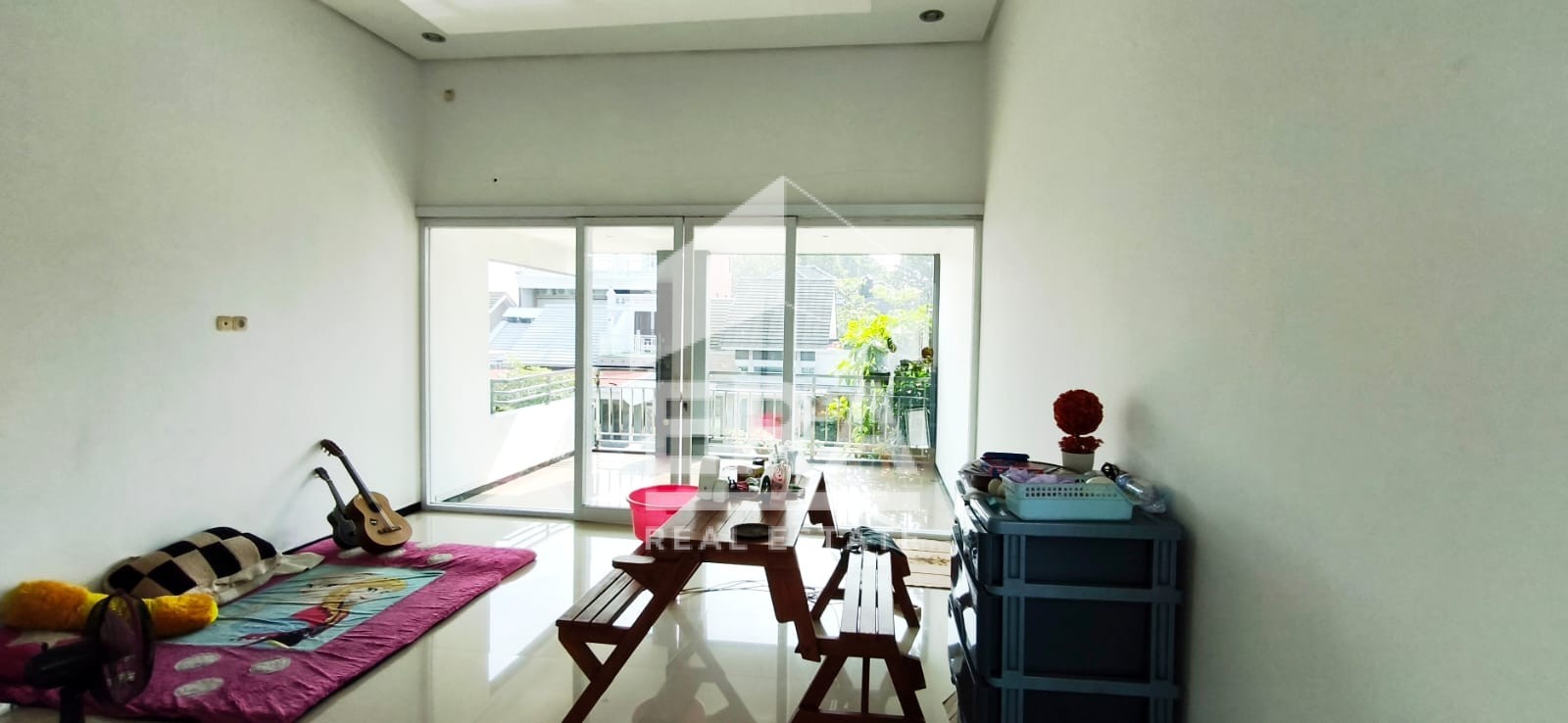 interior 7