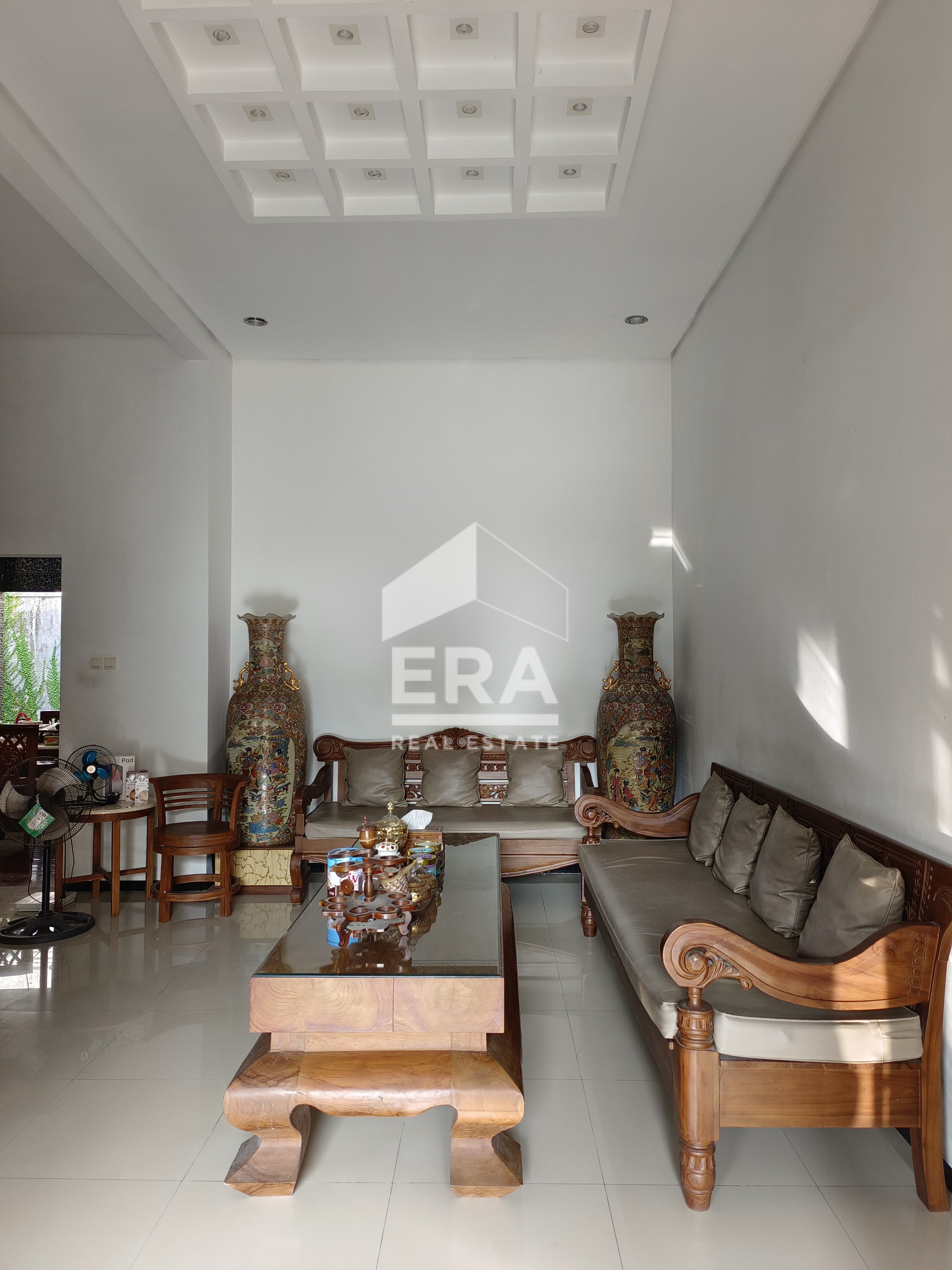 interior 8