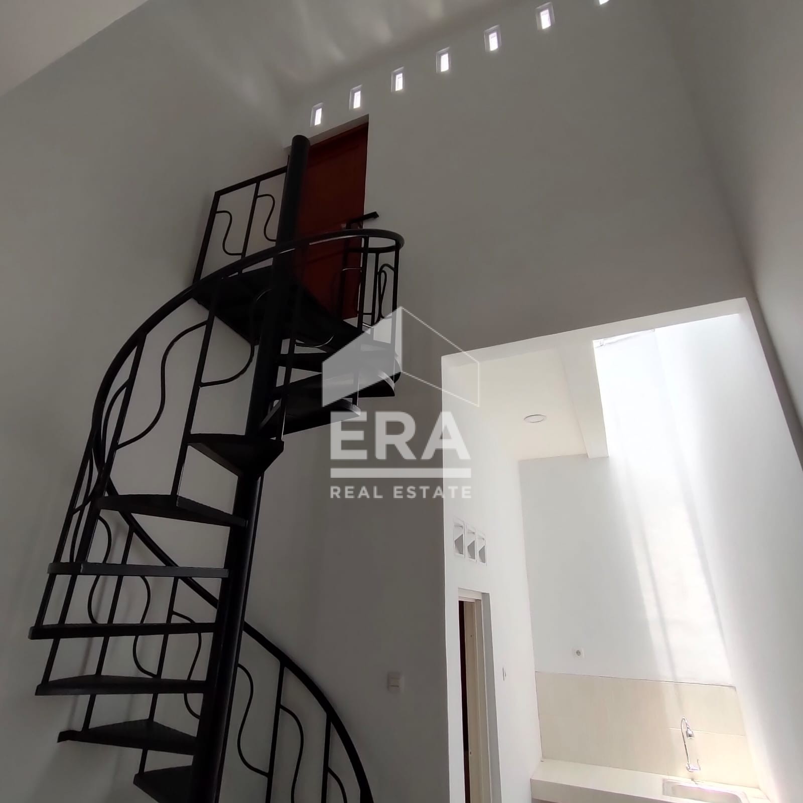 interior 10