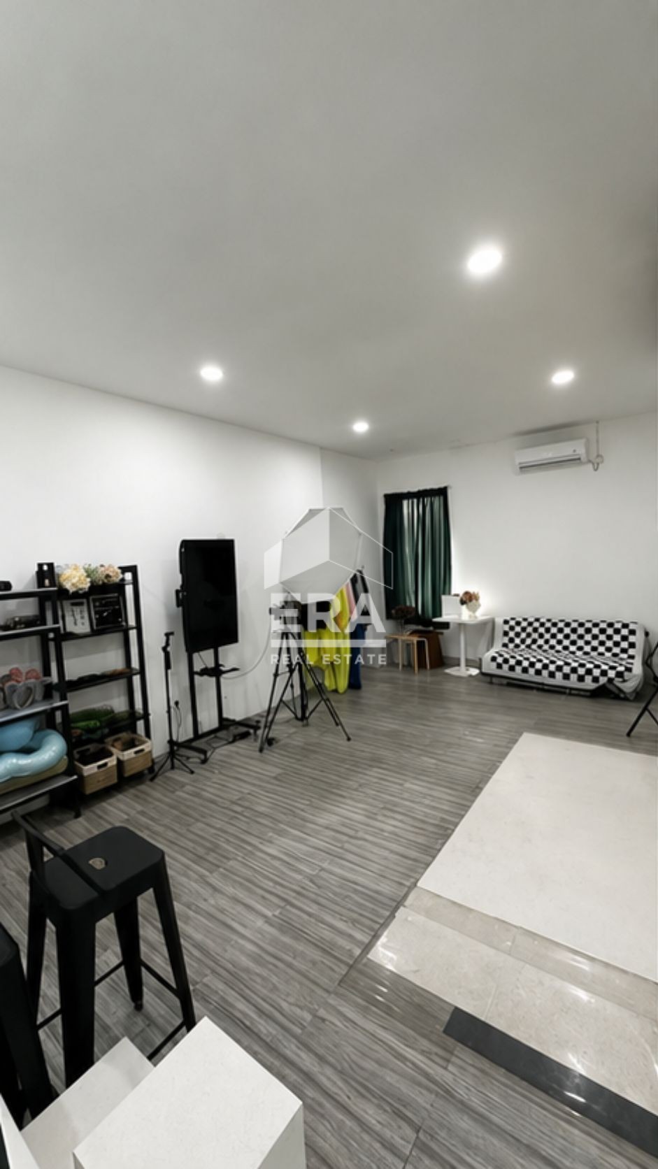 interior 2