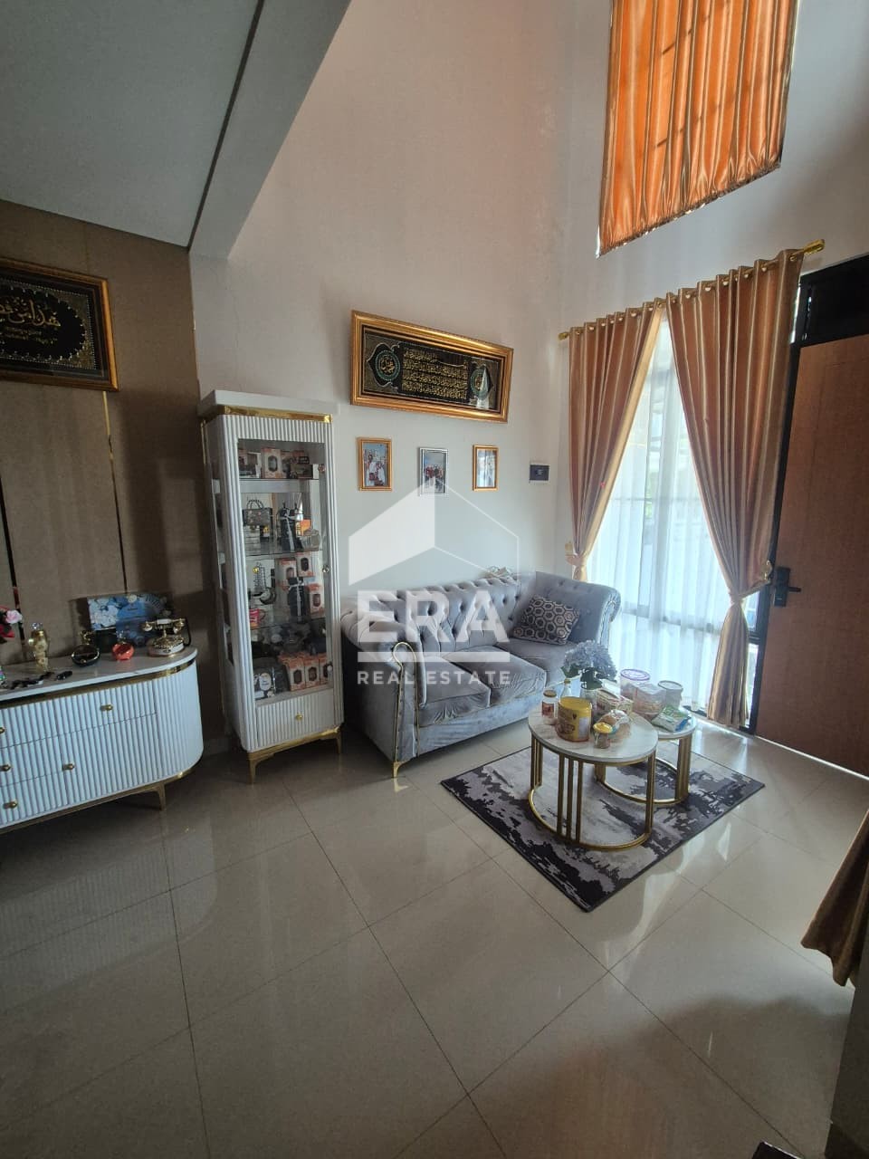 interior 8