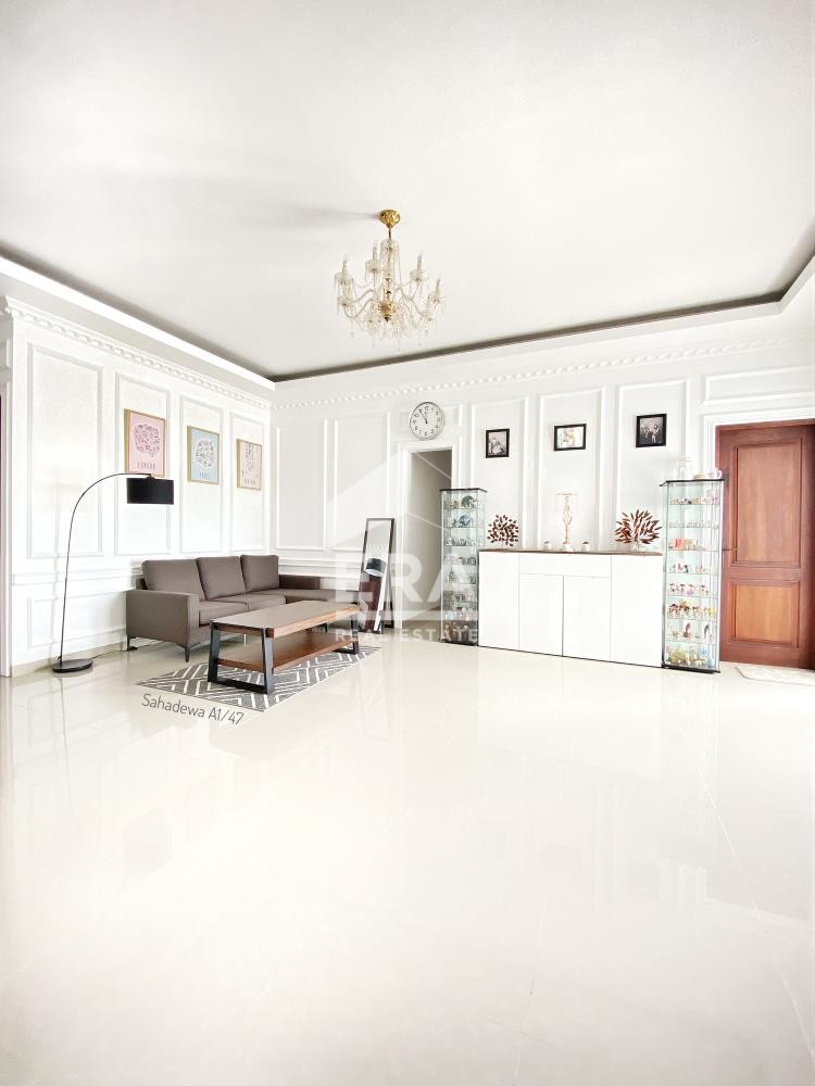 interior 9