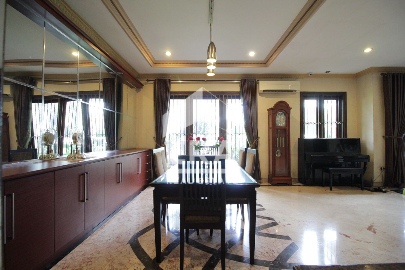 interior 3