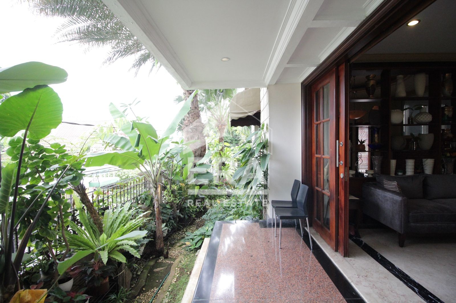 interior 2