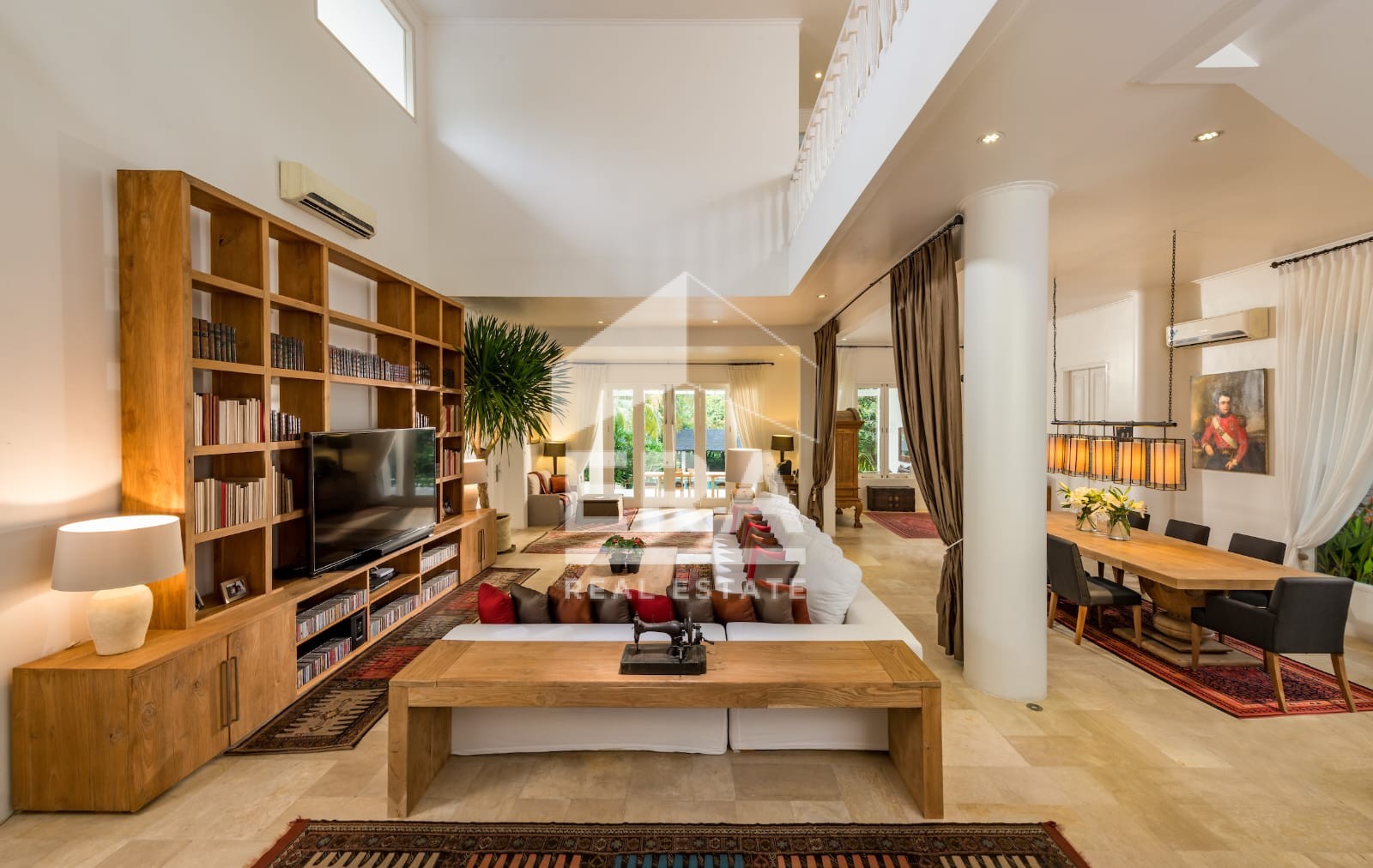 interior 8