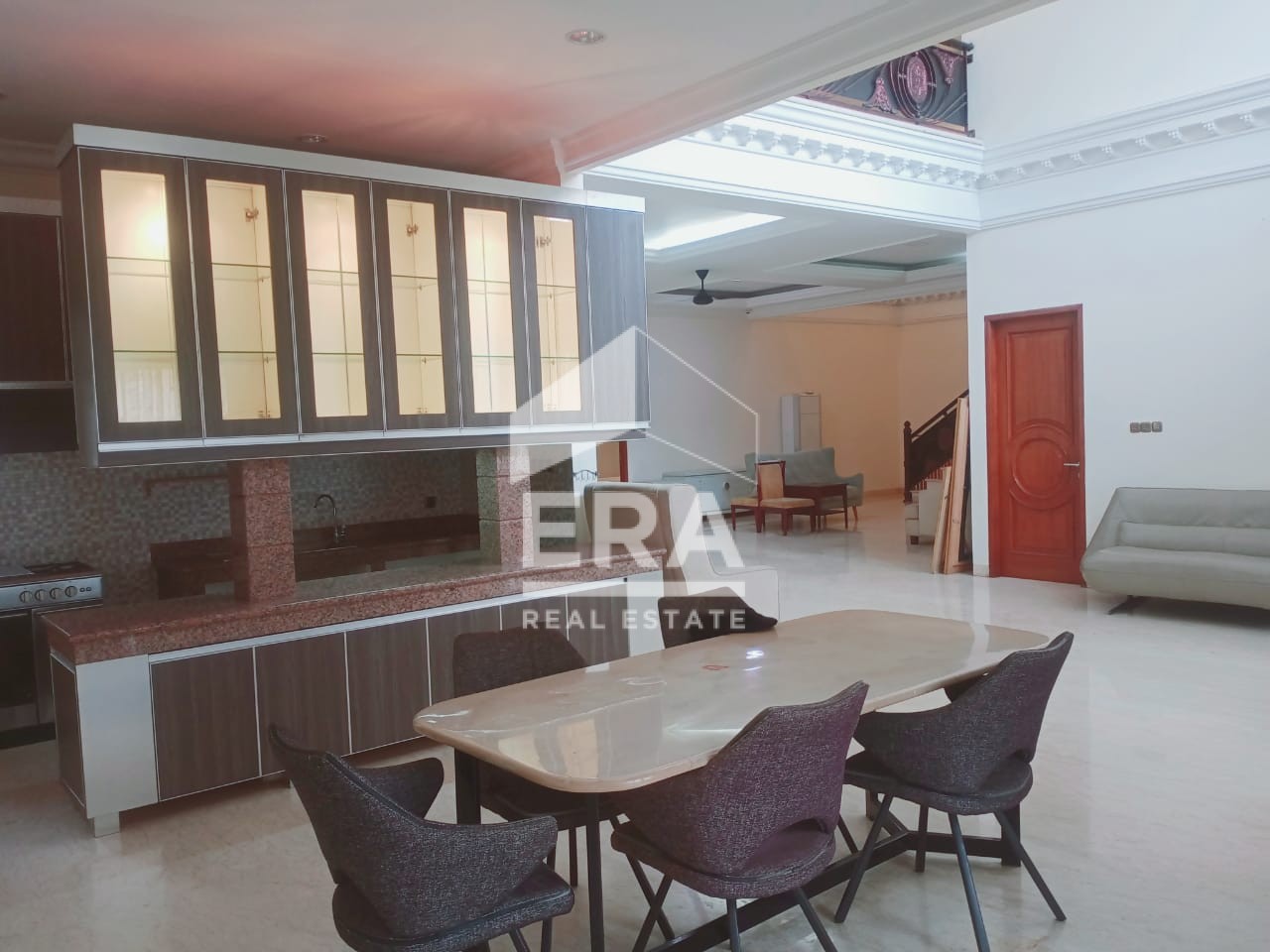 interior 6