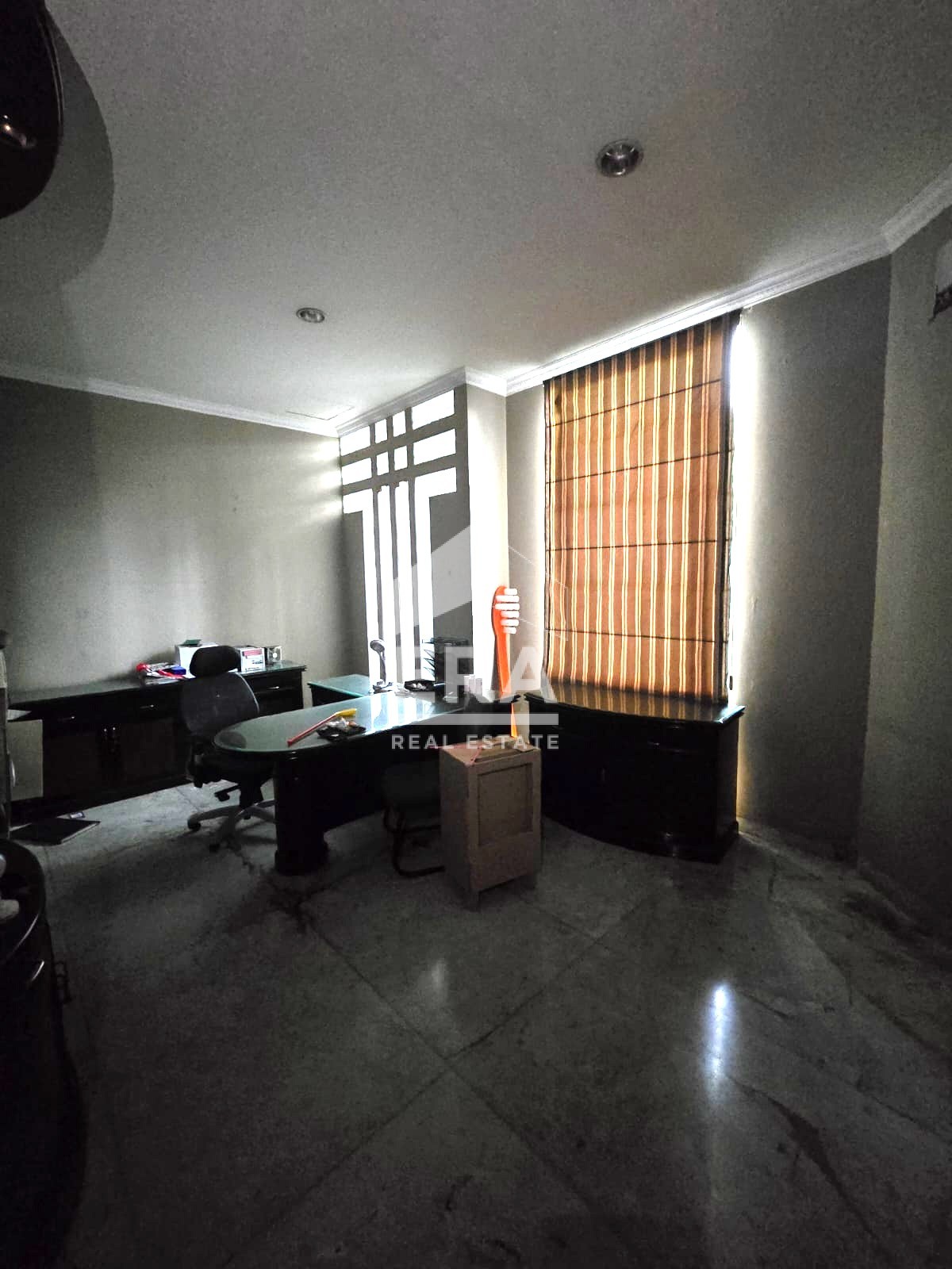 interior 10
