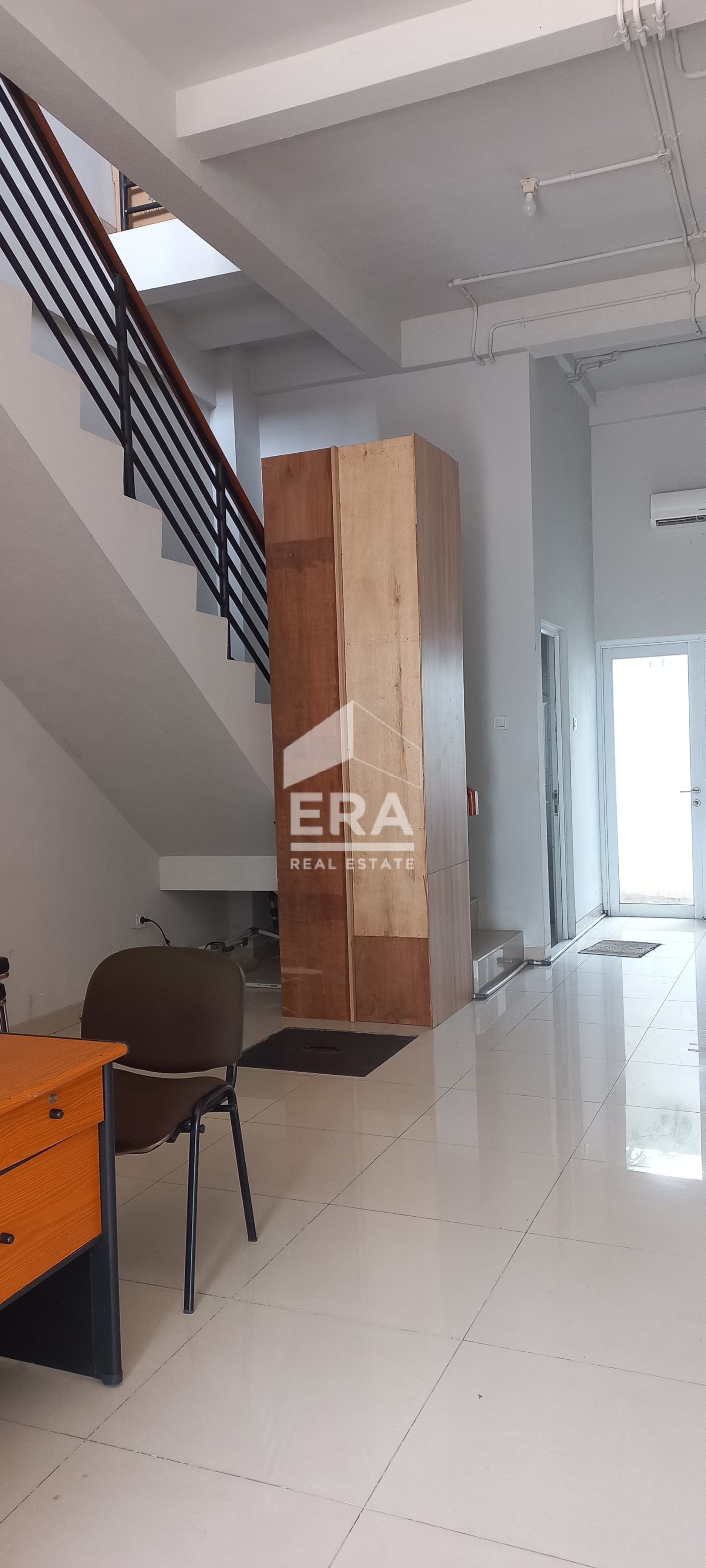 interior 8