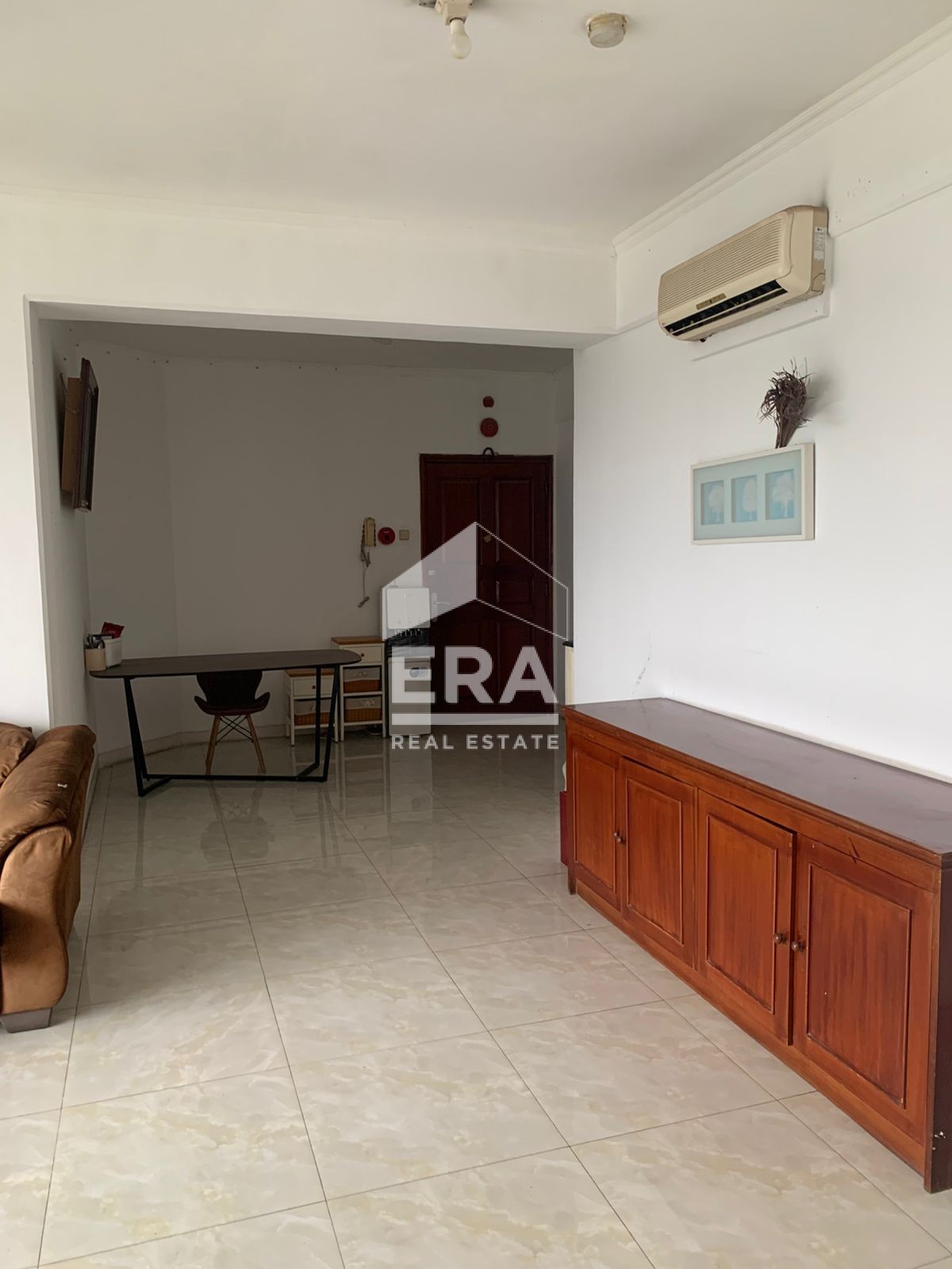 interior 8