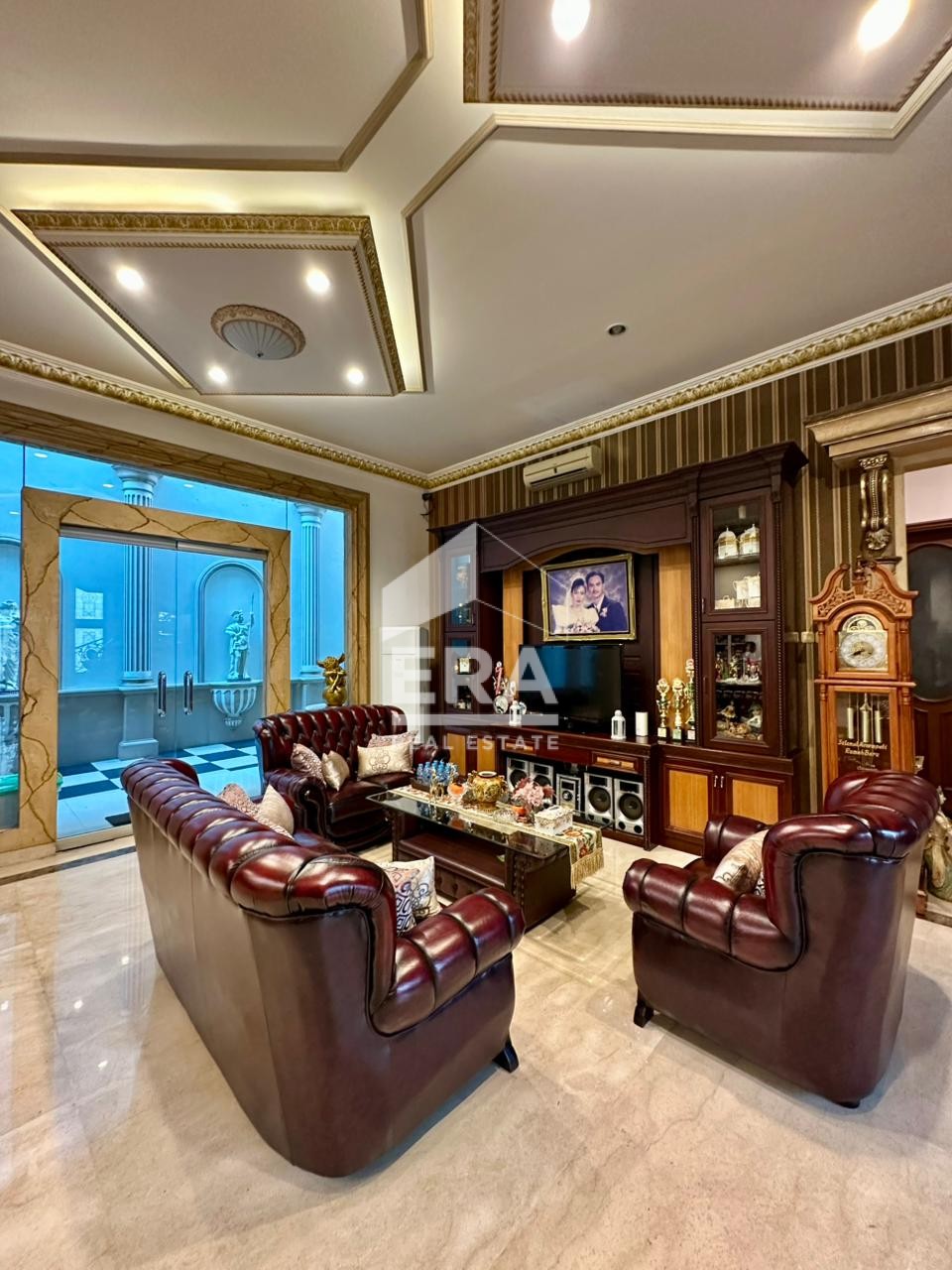 interior 4