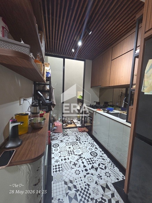 interior 8