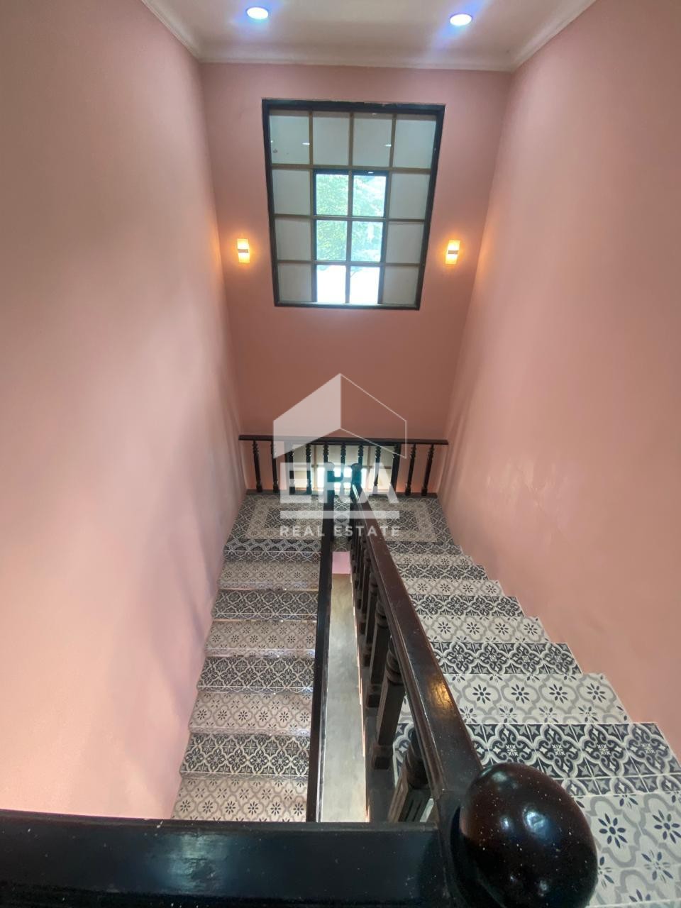 interior 16