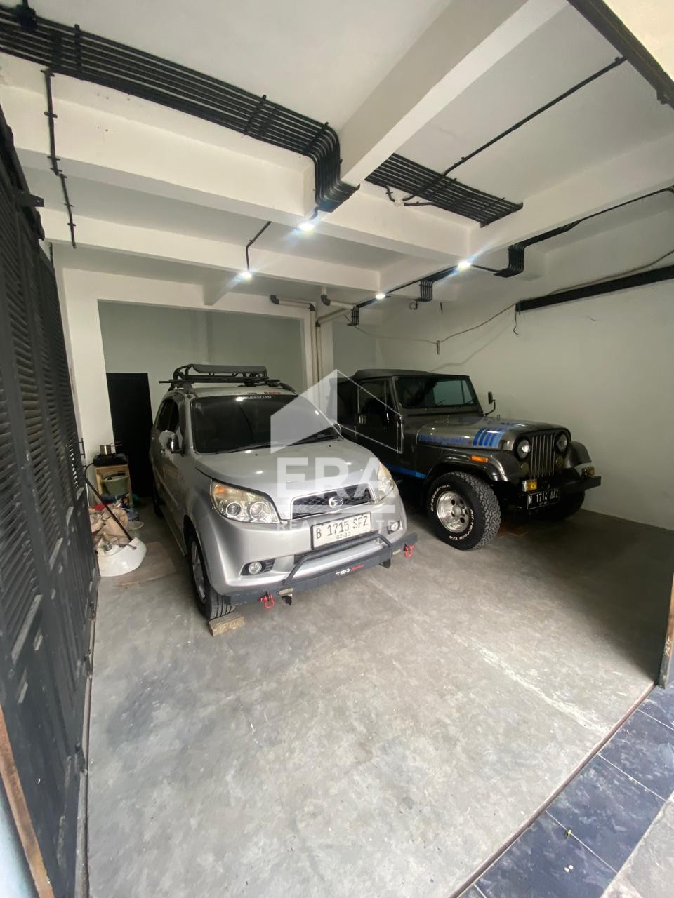 interior 28