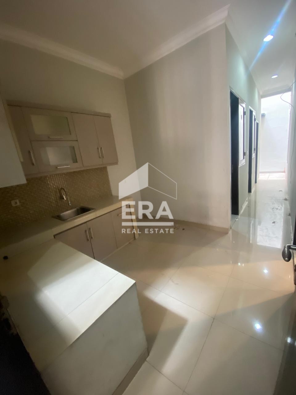 interior 8