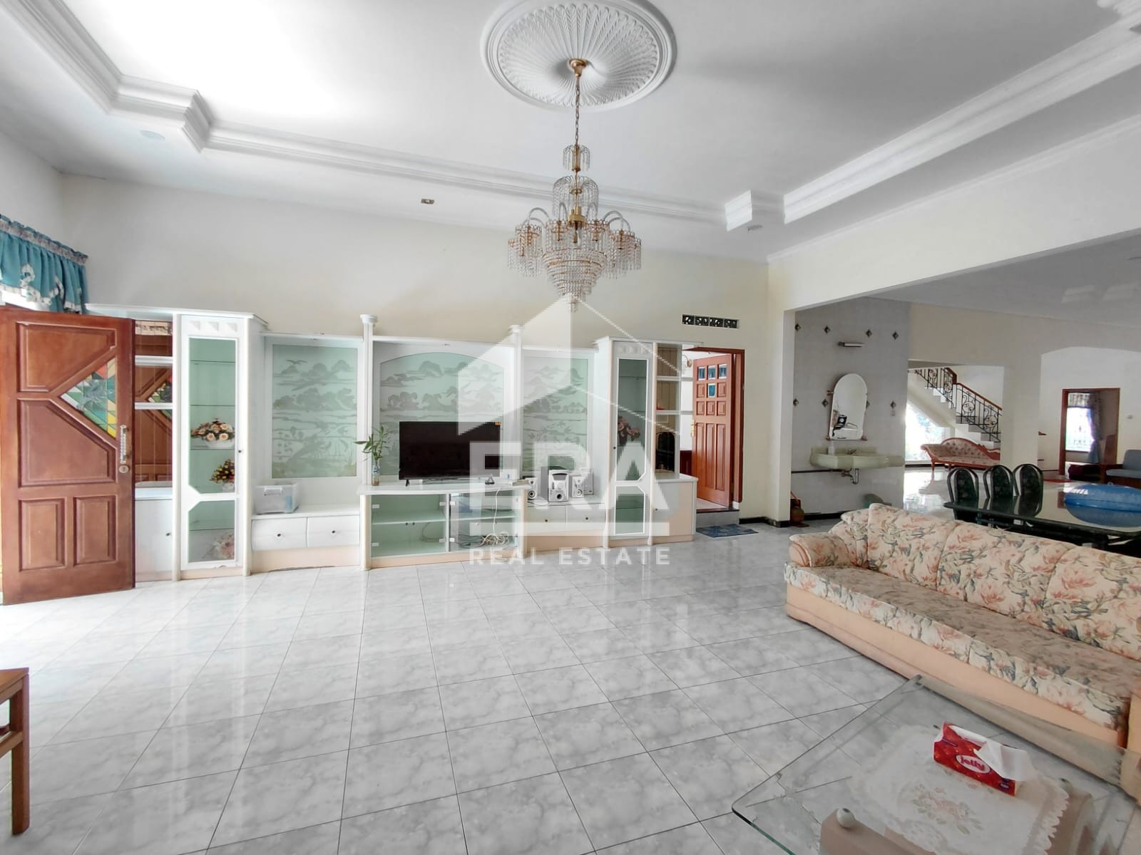 interior 8