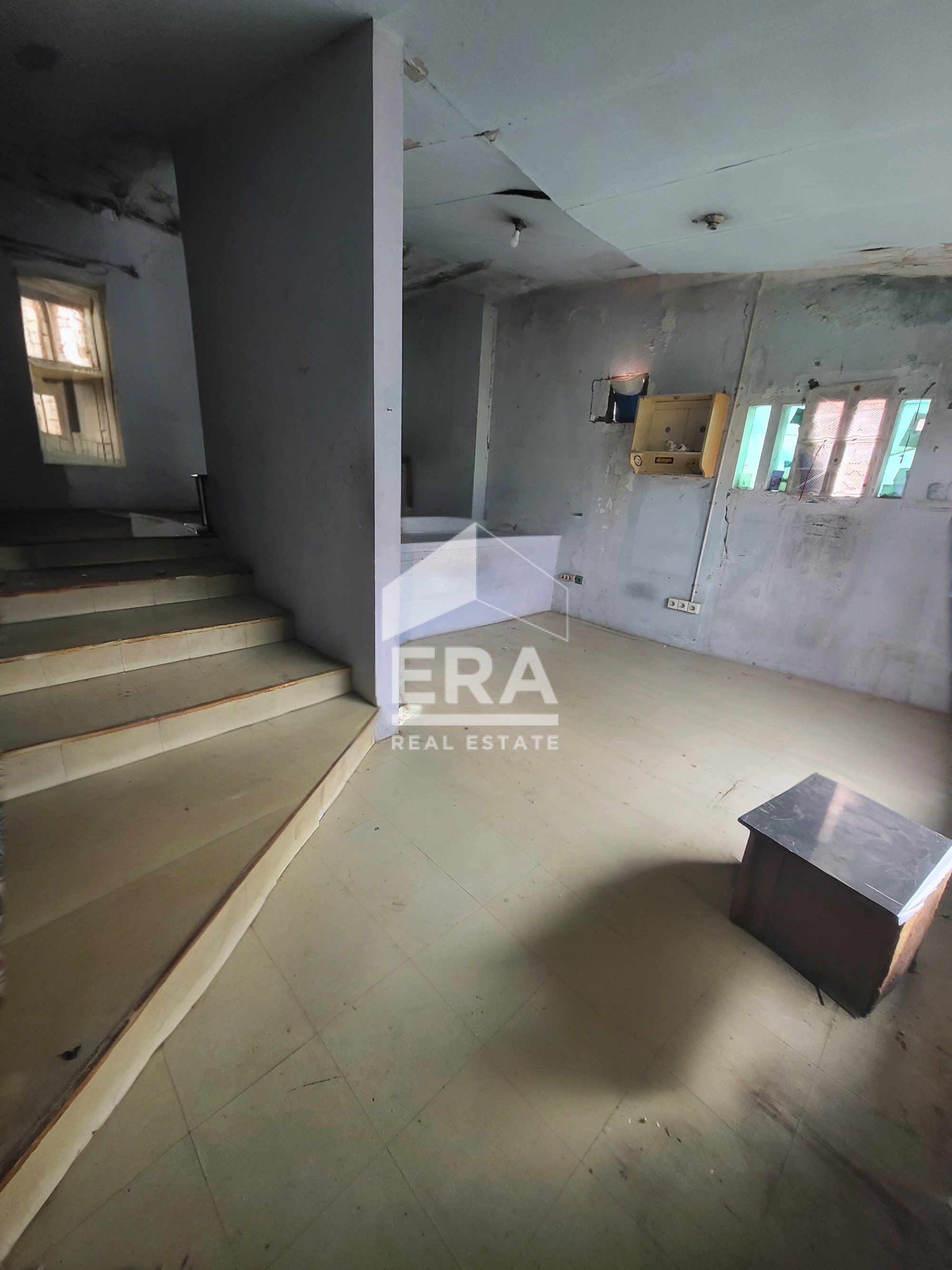 interior 6