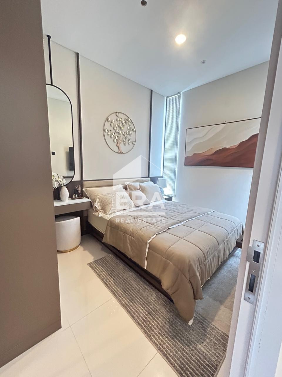 interior 8