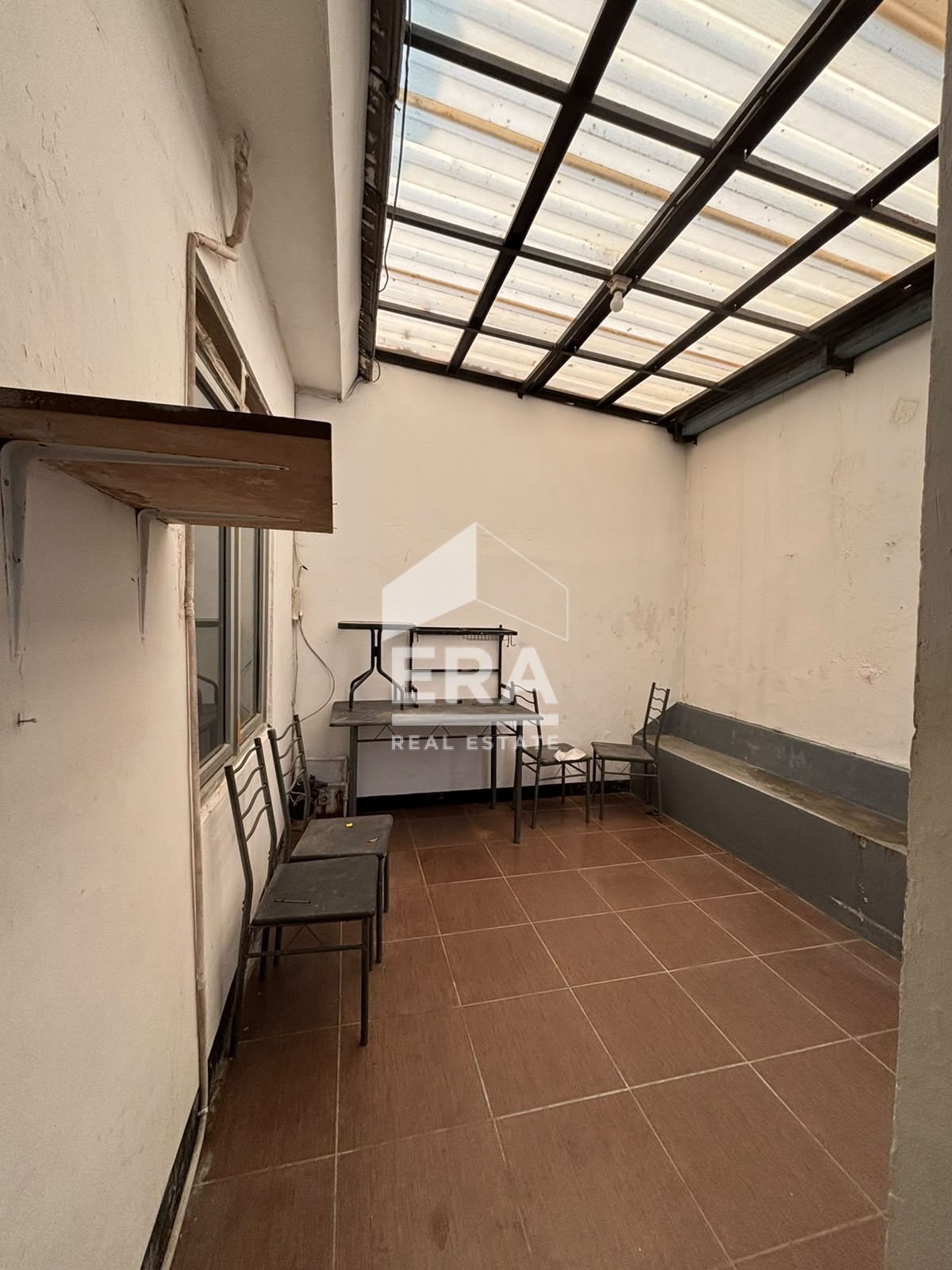 interior 8