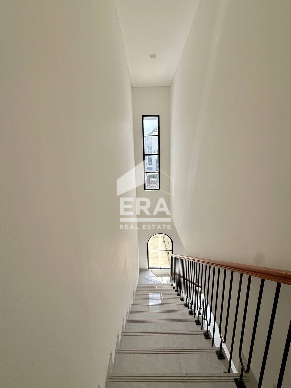 interior 6