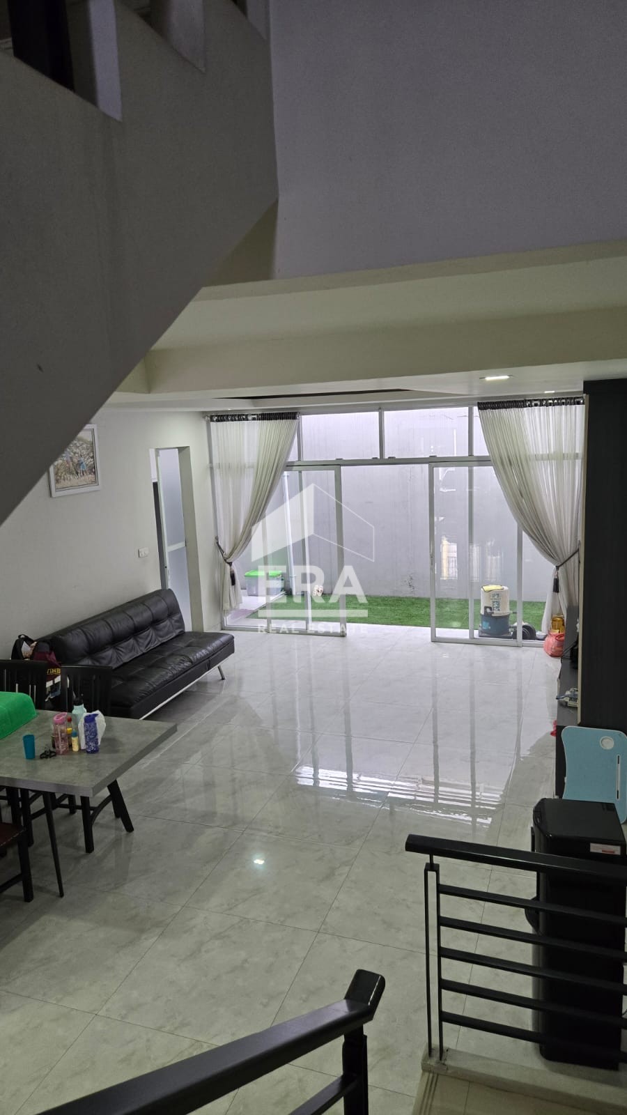 interior 6
