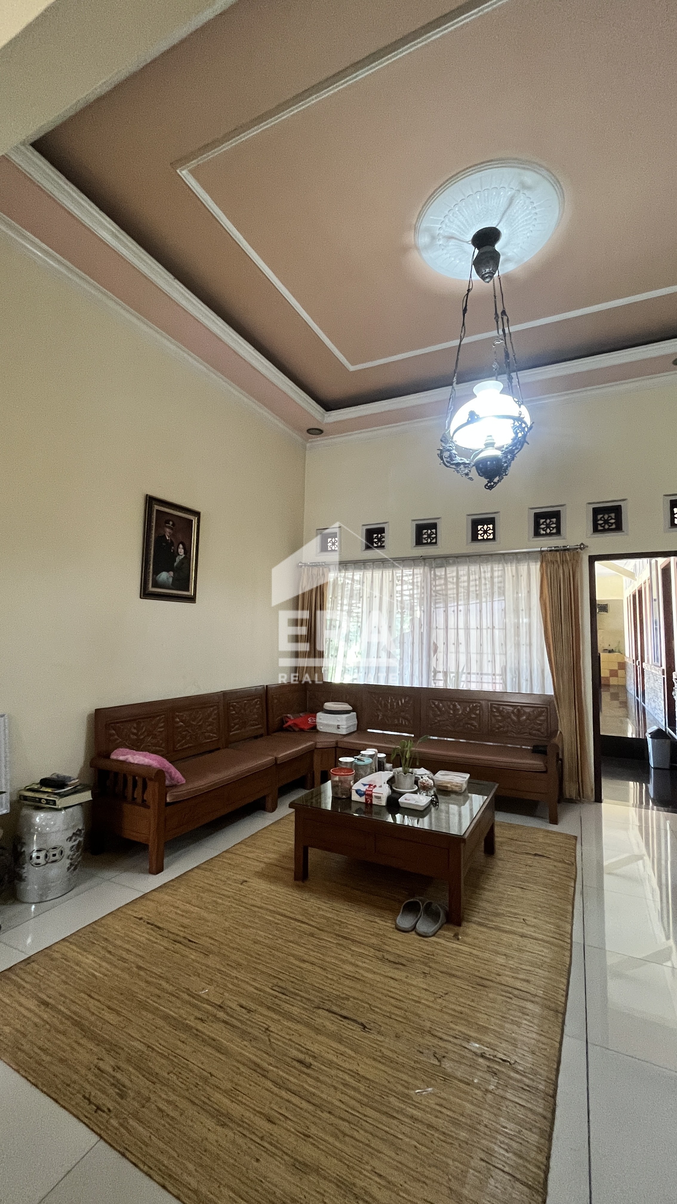 interior 10