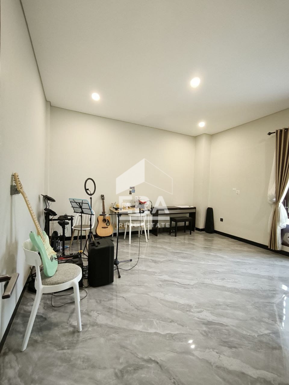 interior 3