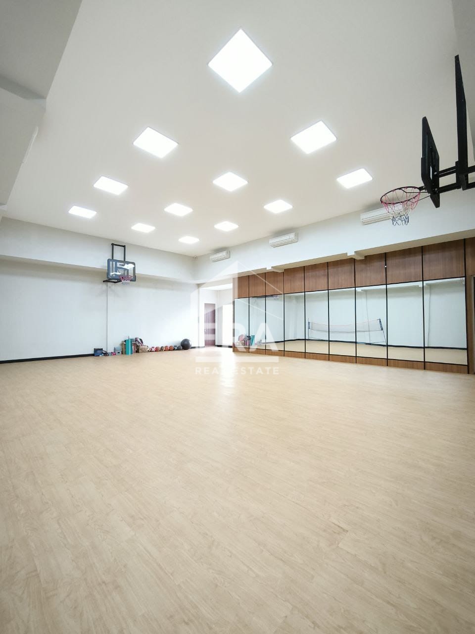 interior 8