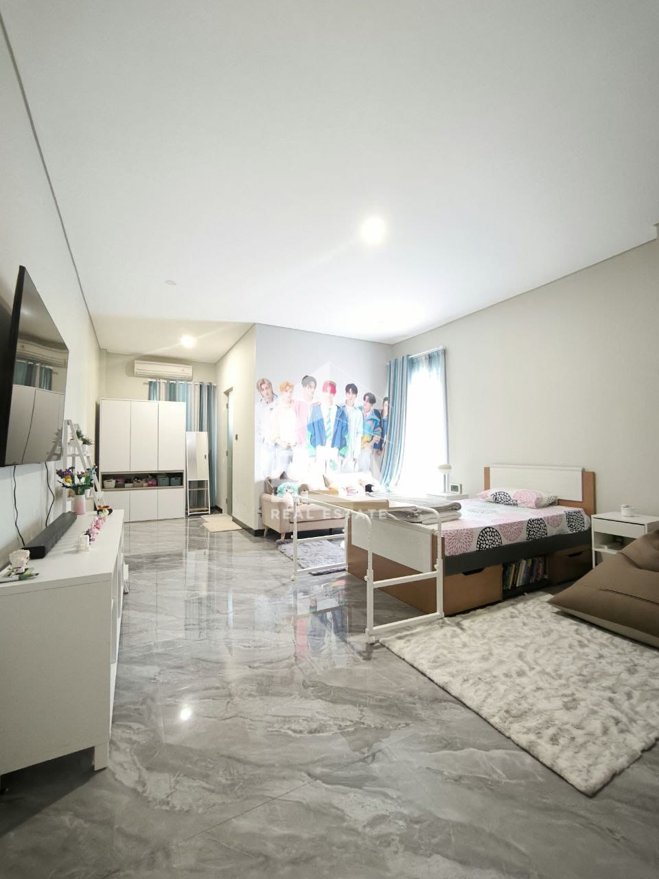 interior 9