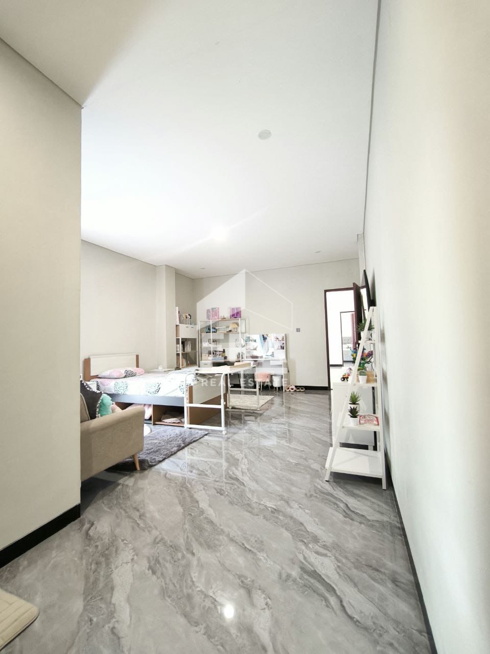 interior 2