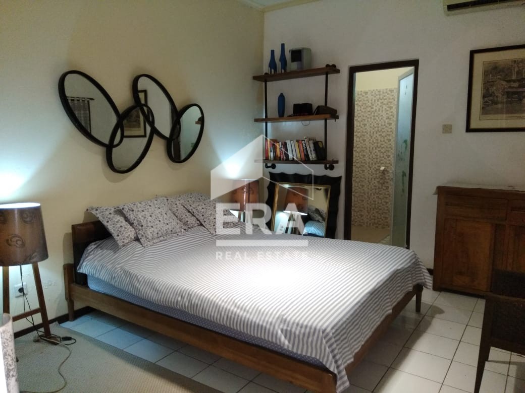 interior 8