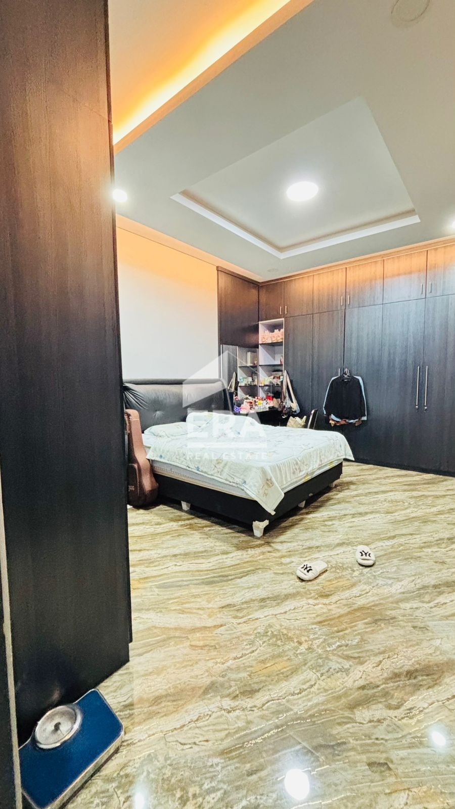 interior 18