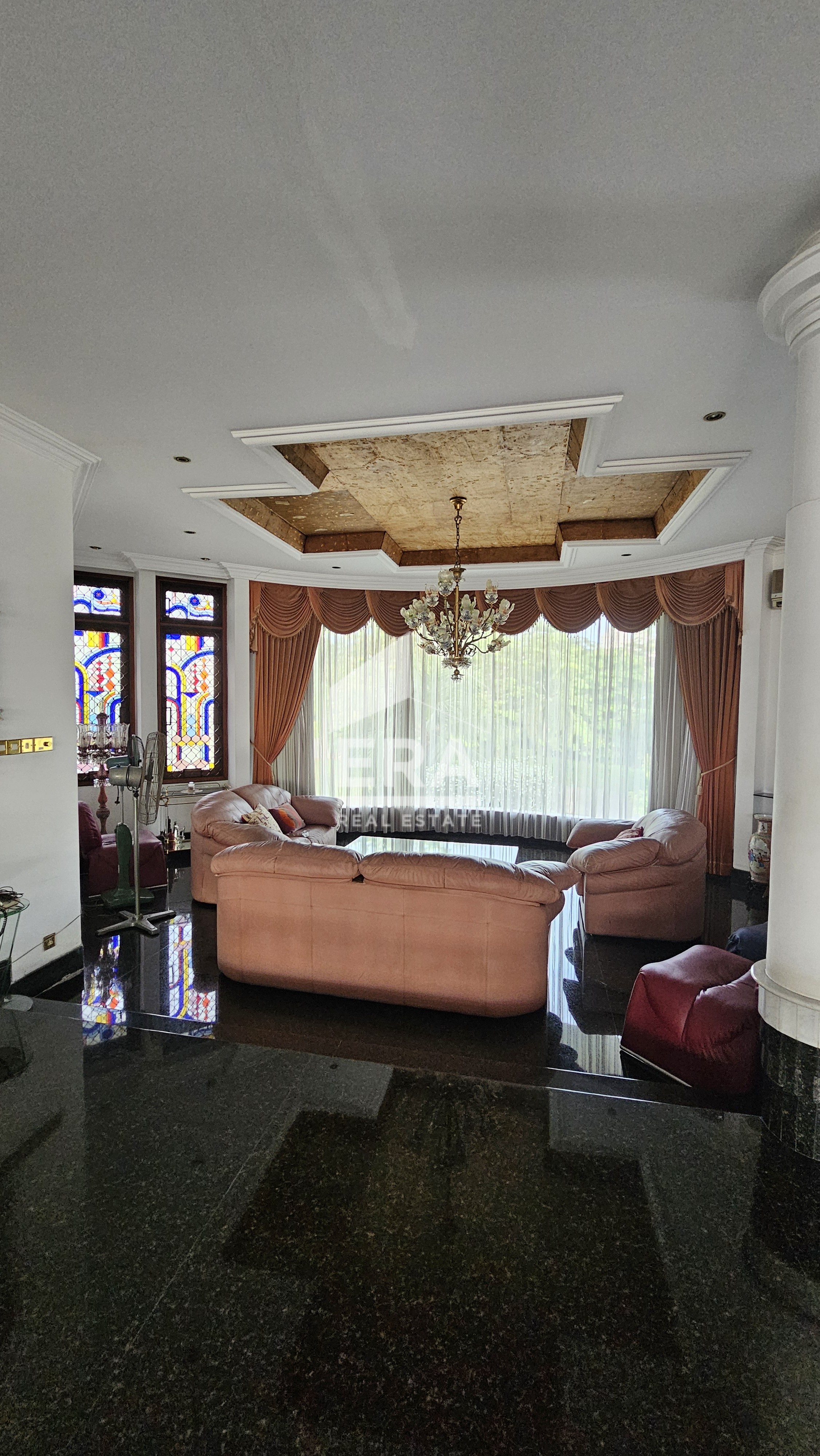 interior 10