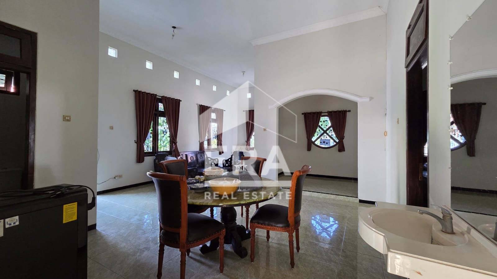 interior 10