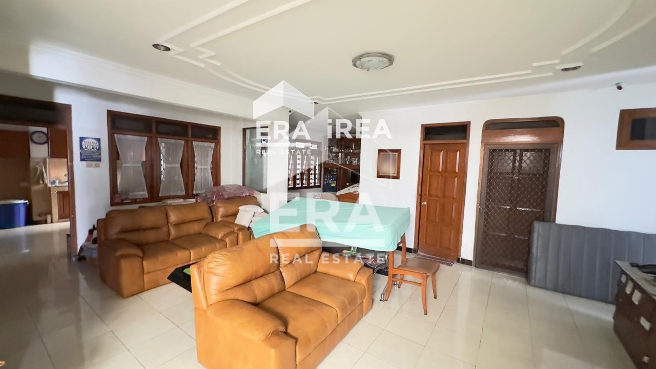 interior 8