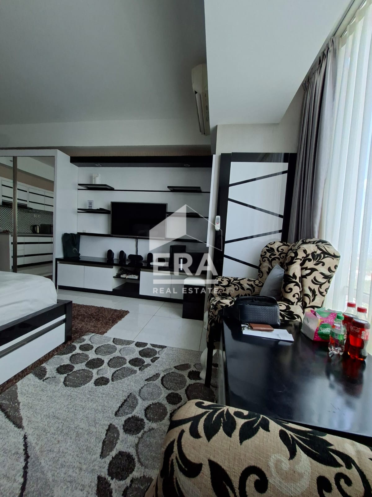 interior 6