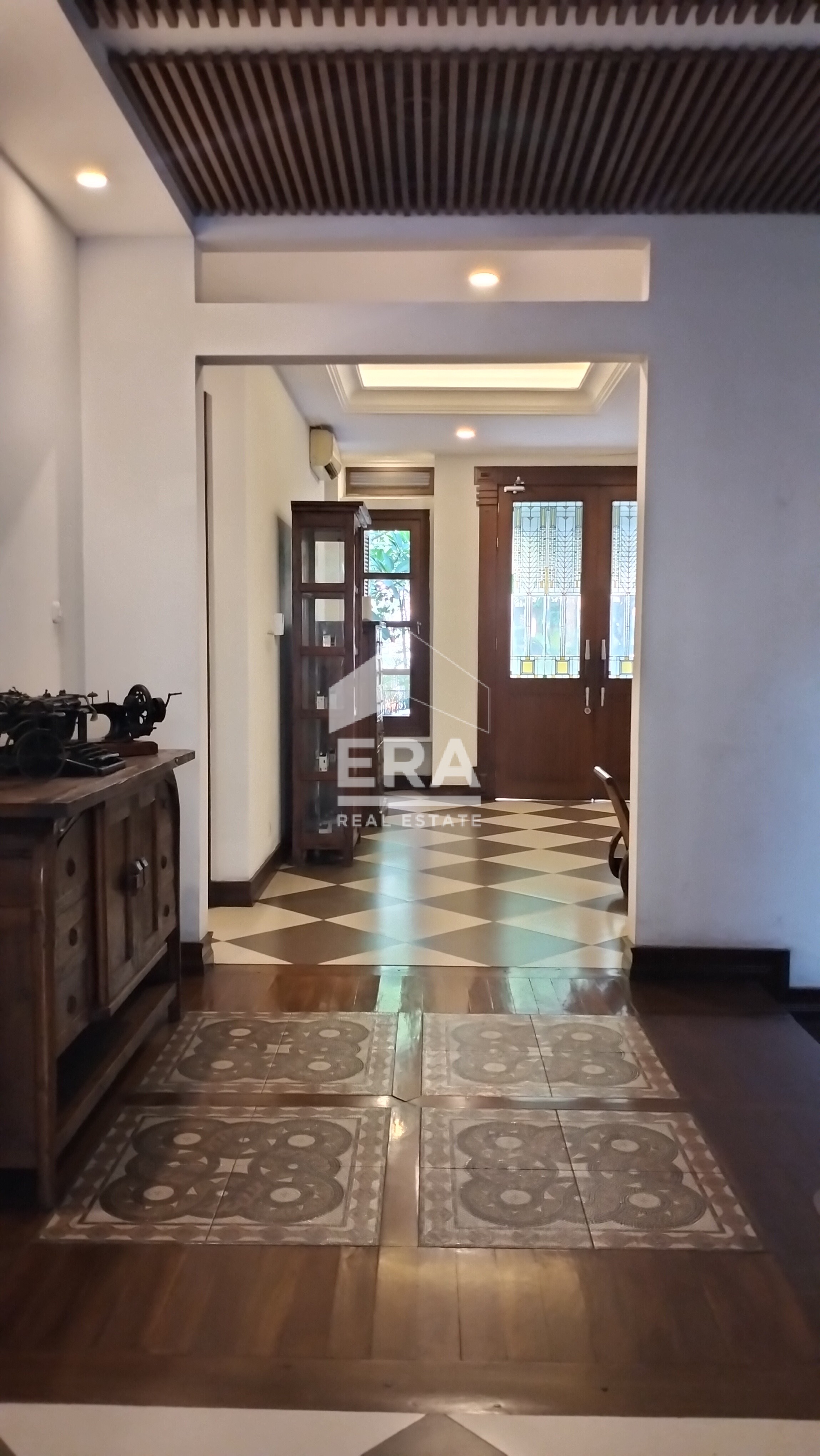 interior 7