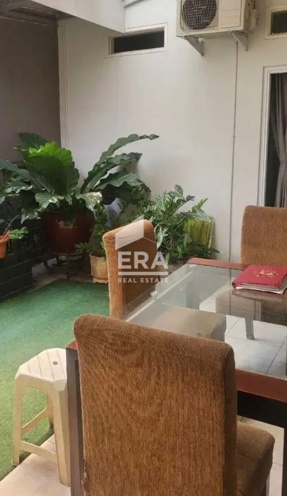 interior 8