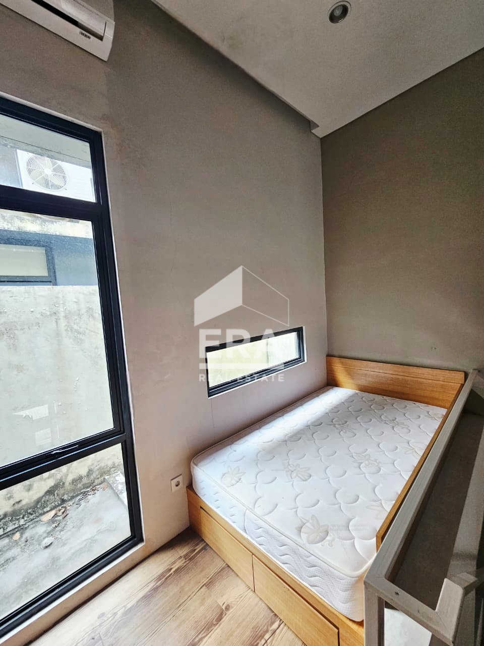 interior 6