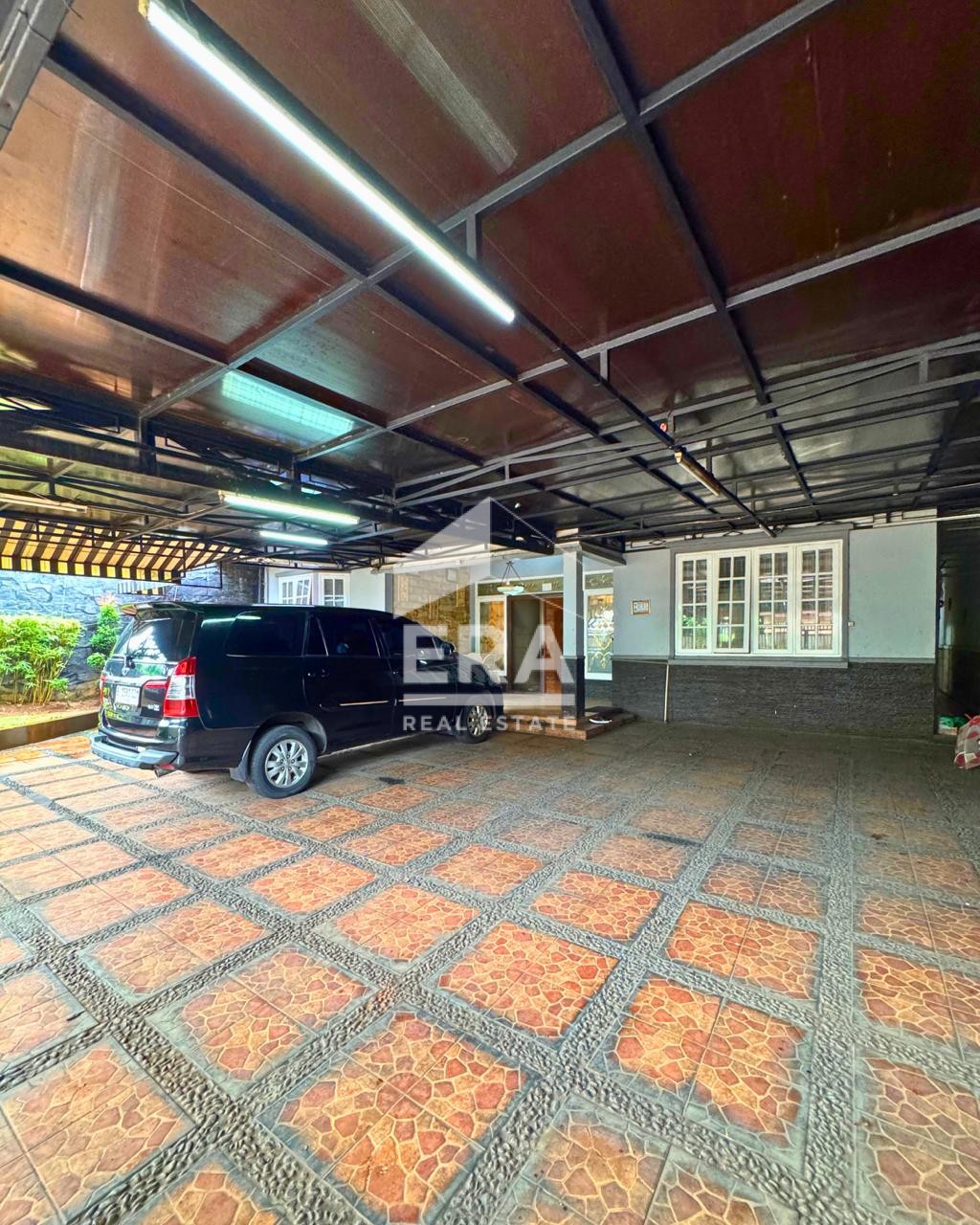 interior 13