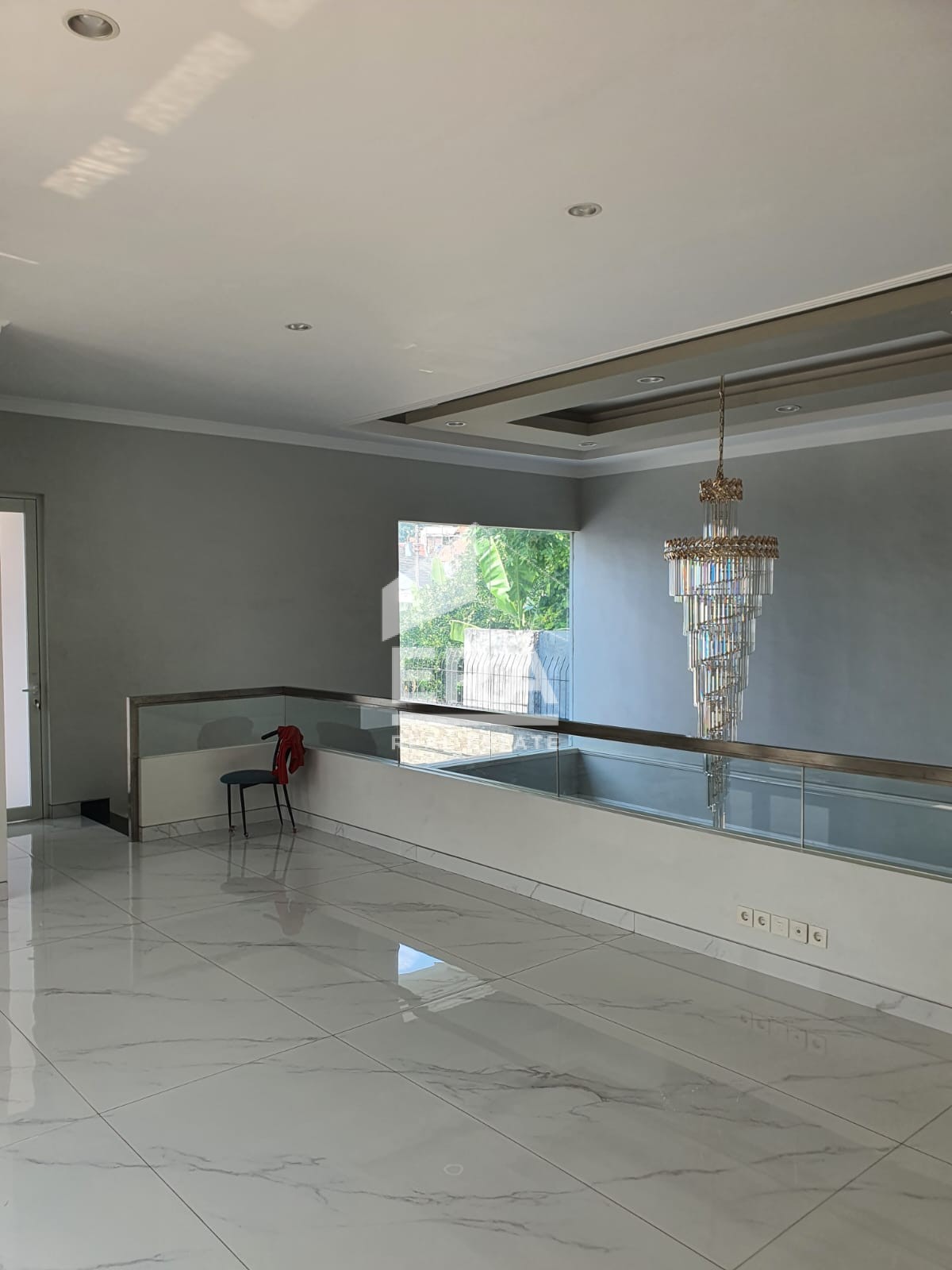 interior 10