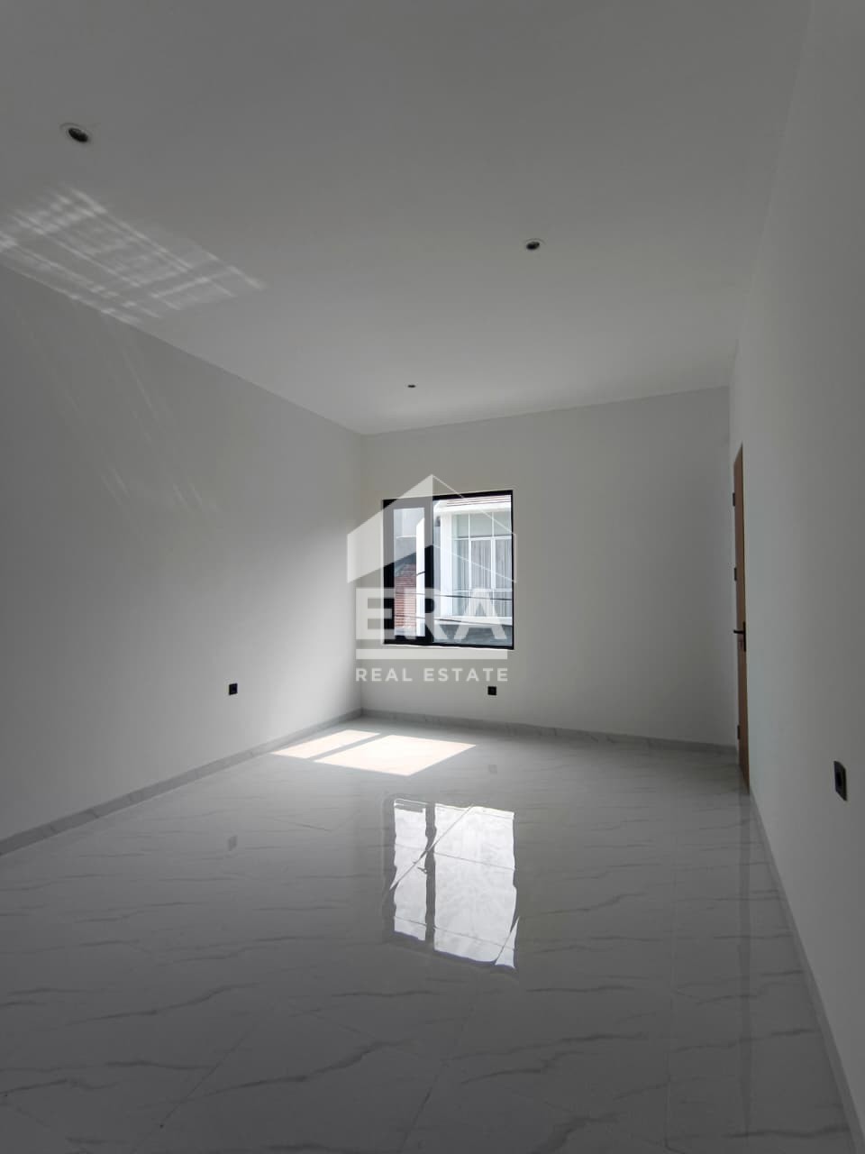 interior 16