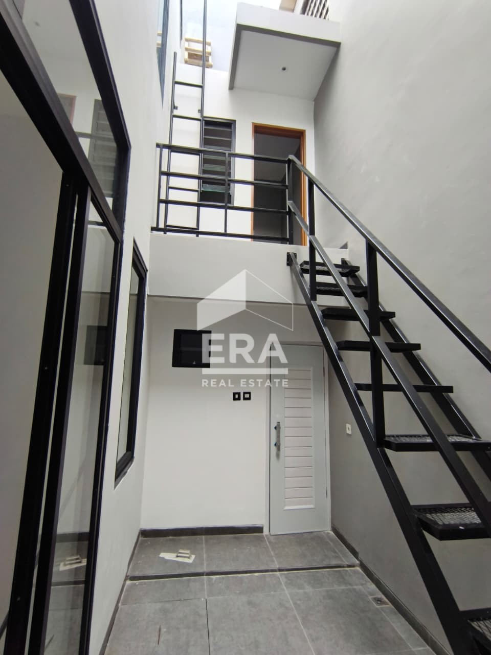 interior 8