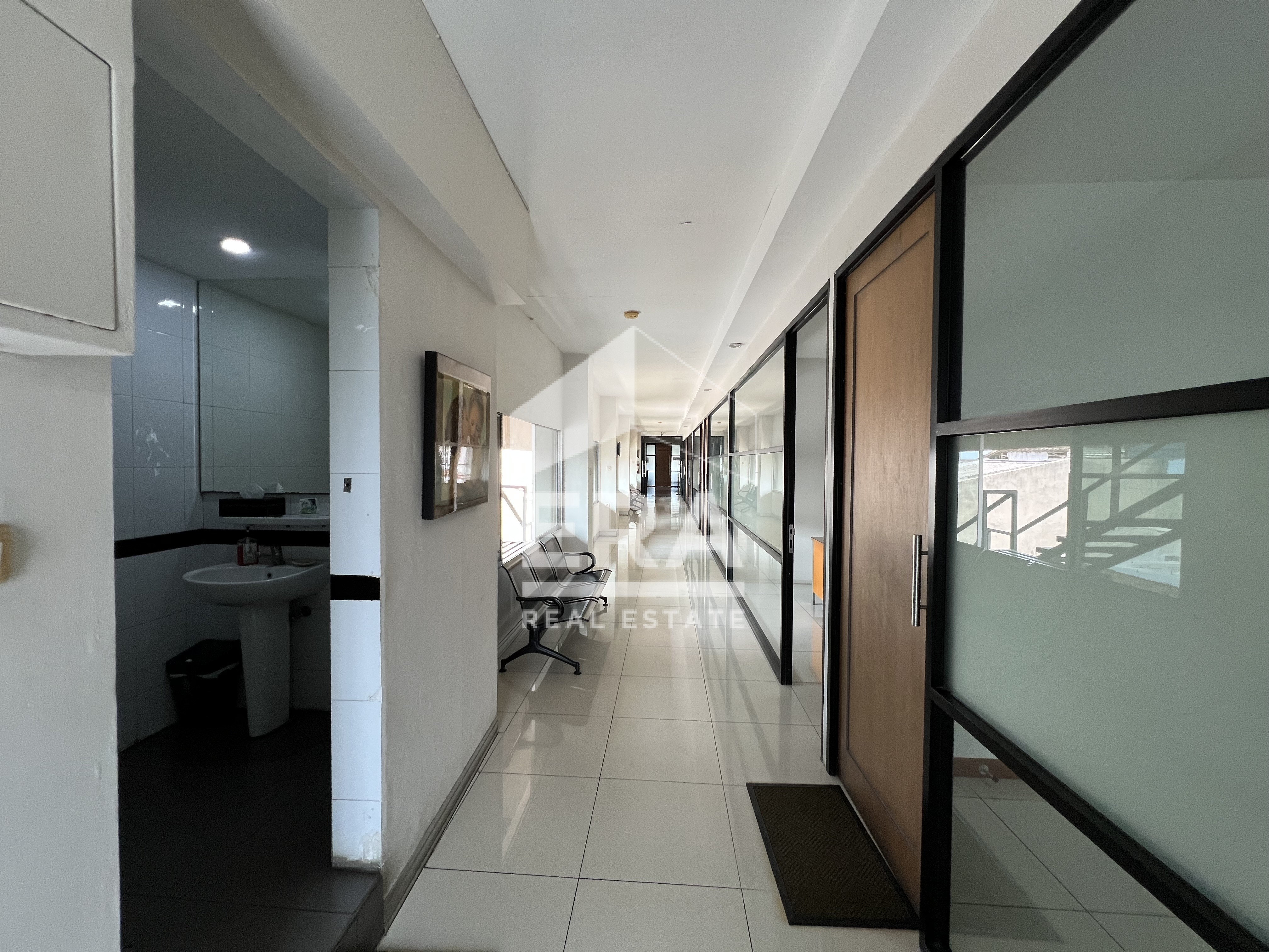 interior 8