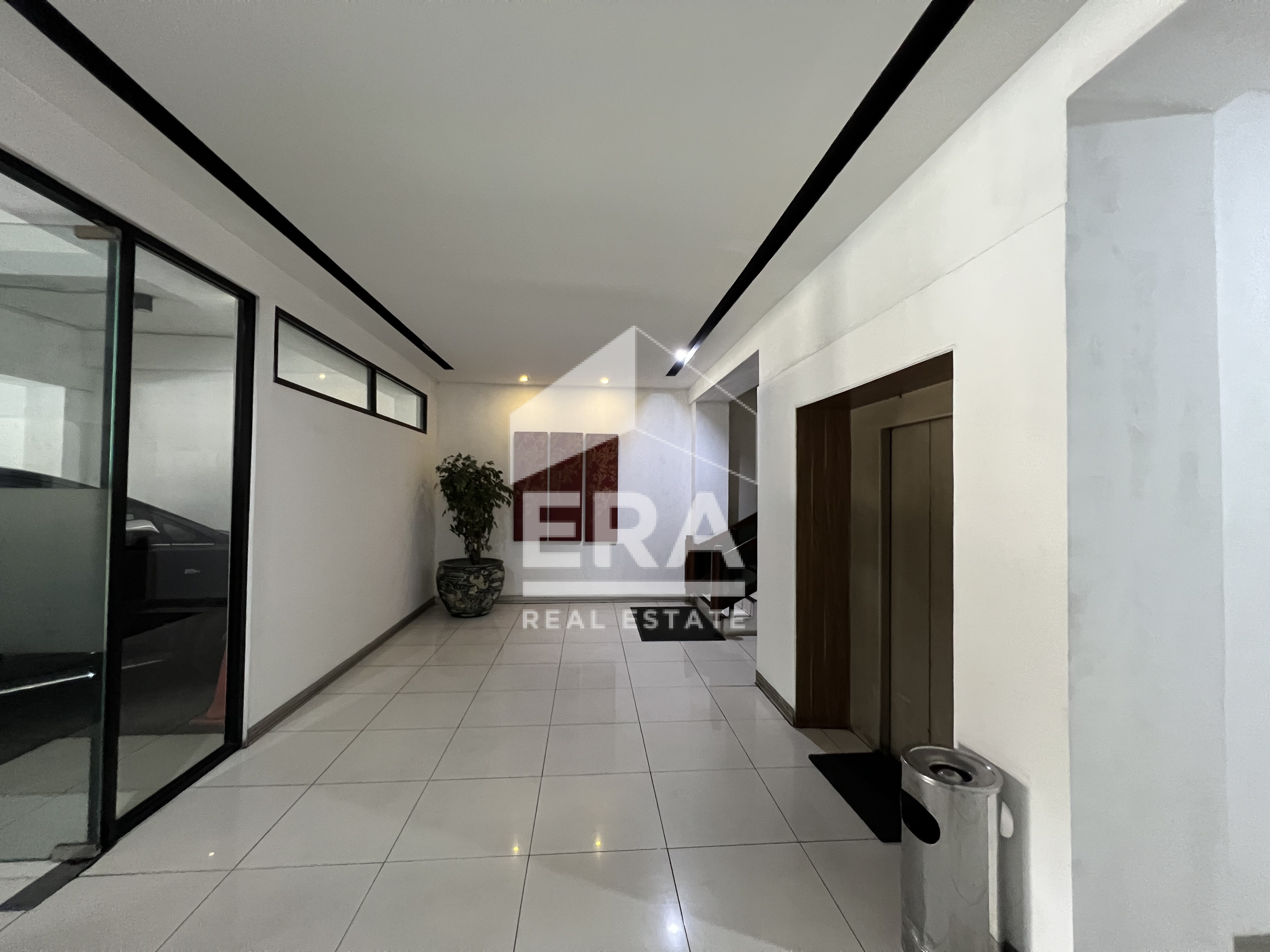 interior 10