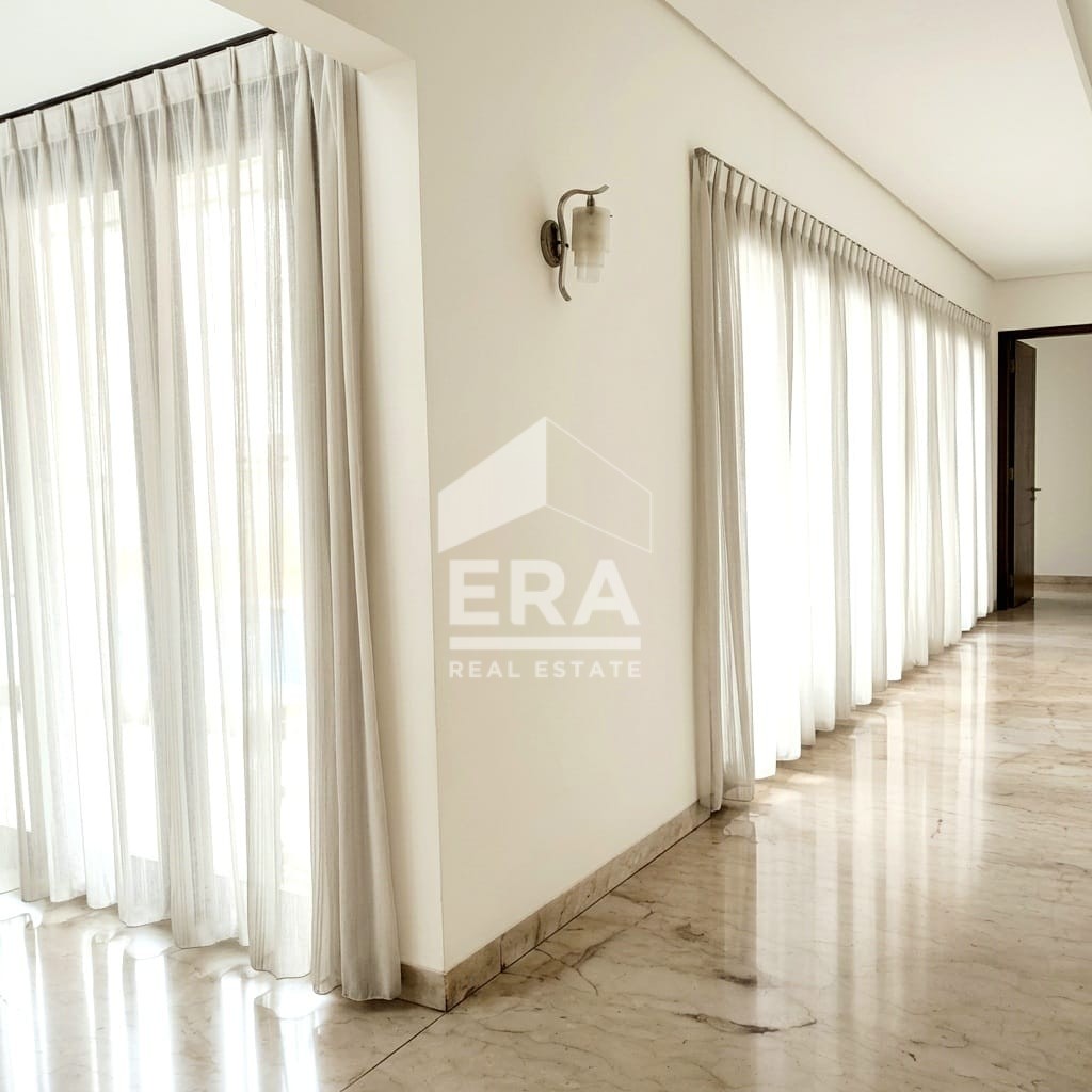 interior 6