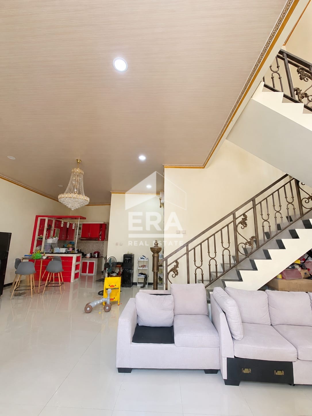 interior 8