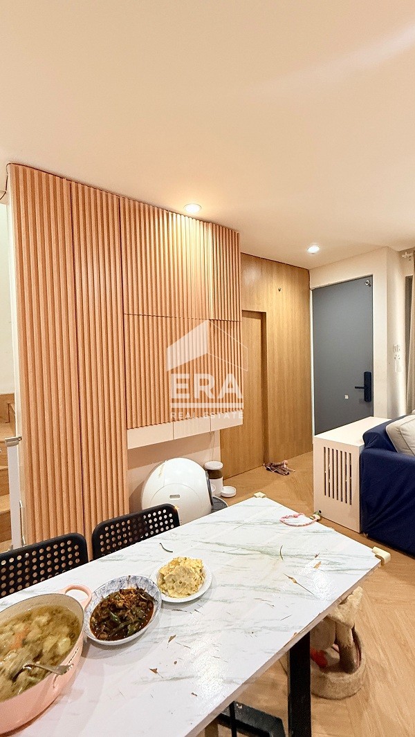 interior 6