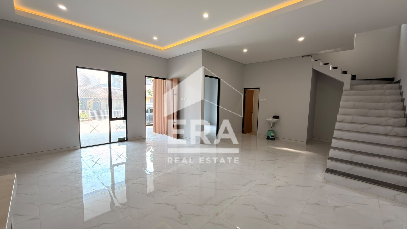 interior 6