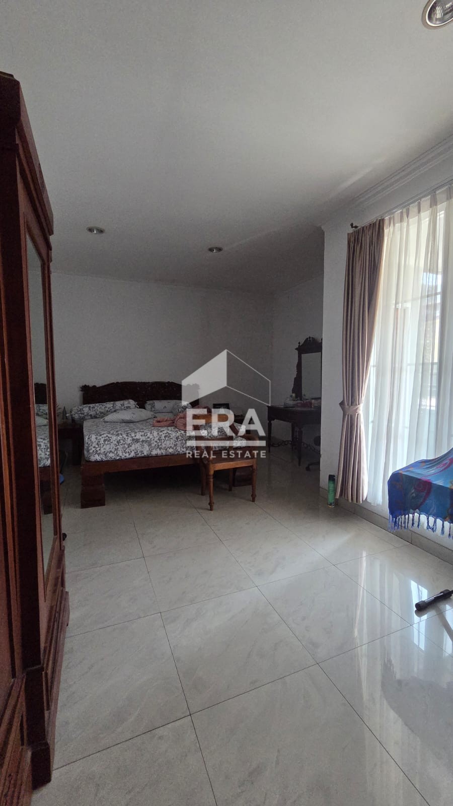 interior 8