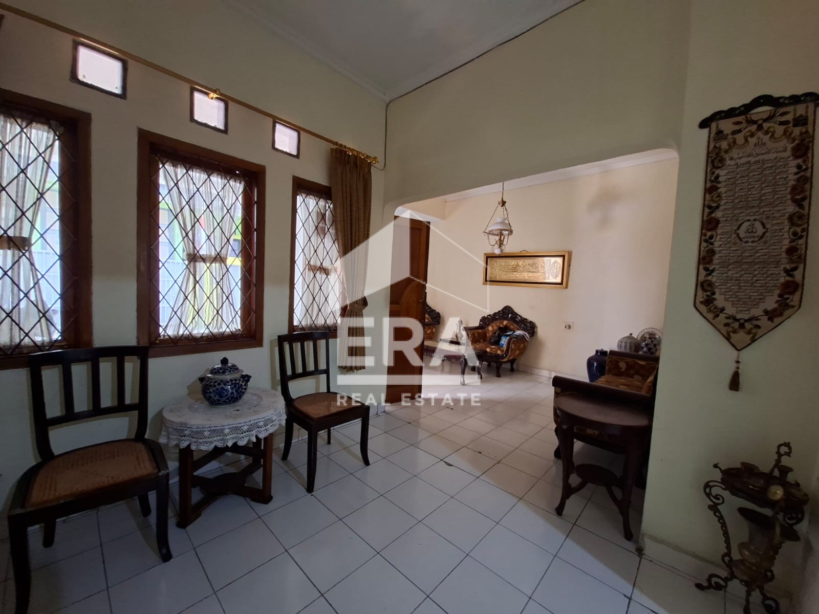 interior 8